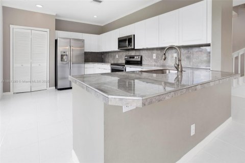 Villa ou maison à louer à Boca Raton, Floride: 5 chambres, 259.38 m2 № 1931053 - photo 11