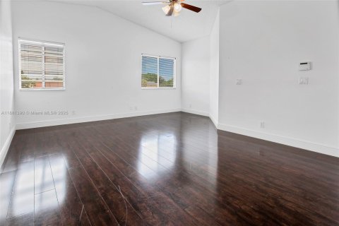 Villa ou maison à louer à Boca Raton, Floride: 5 chambres, 259.38 m2 № 1931053 - photo 19