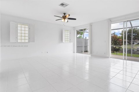 Villa ou maison à louer à Boca Raton, Floride: 5 chambres, 259.38 m2 № 1931053 - photo 8