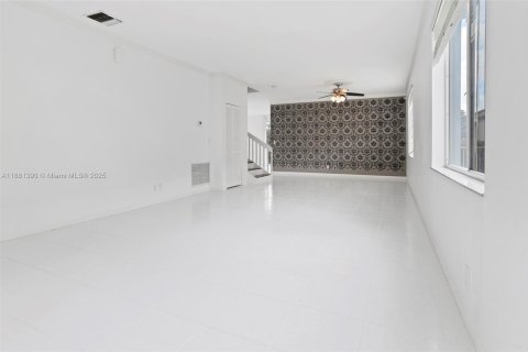 Villa ou maison à louer à Boca Raton, Floride: 5 chambres, 259.38 m2 № 1931053 - photo 4