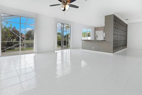 Villa ou maison à louer à Boca Raton, Floride: 5 chambres, 259.38 m2 № 1931053 - photo 7