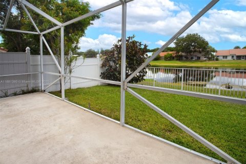 Villa ou maison à louer à Boca Raton, Floride: 5 chambres, 259.38 m2 № 1931053 - photo 15