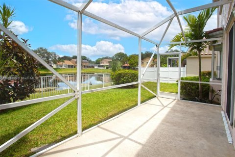 Villa ou maison à louer à Boca Raton, Floride: 5 chambres, 259.38 m2 № 1931053 - photo 14