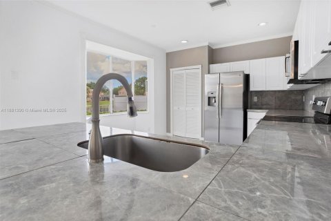 Villa ou maison à louer à Boca Raton, Floride: 5 chambres, 259.38 m2 № 1931053 - photo 10