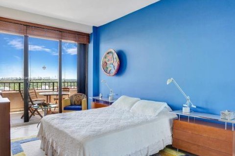 Condo in Key Biscayne, Florida, 3 bedrooms  № 2015683 - photo 17