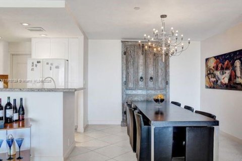 Condo in Key Biscayne, Florida, 3 bedrooms  № 2015683 - photo 7