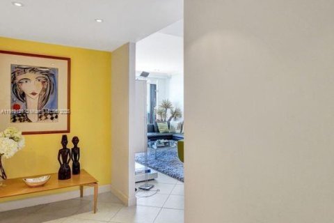 Condo in Key Biscayne, Florida, 3 bedrooms  № 2015683 - photo 12