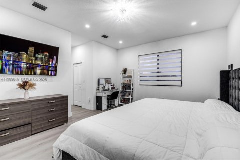 Купить виллу или дом в Майами, Флорида 5 спален, 245.08м2, № 2062900 - фото 20