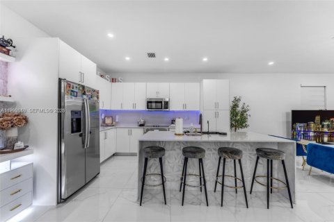 Купить виллу или дом в Майами, Флорида 5 спален, 245.08м2, № 2062900 - фото 12