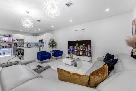 Купить виллу или дом в Майами, Флорида 5 спален, 245.08м2, № 2062900 - фото 6