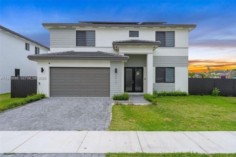 Купить виллу или дом в Майами, Флорида 5 спален, 245.08м2, № 2062900 - фото 2