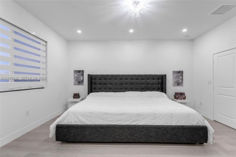 Купить виллу или дом в Майами, Флорида 5 спален, 245.08м2, № 2062900 - фото 21