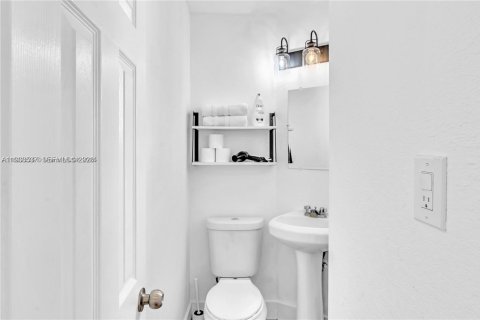 Appartement à louer à Miami Beach, Floride: 1 chambre, 1424.01 m2 № 1996140 - photo 5