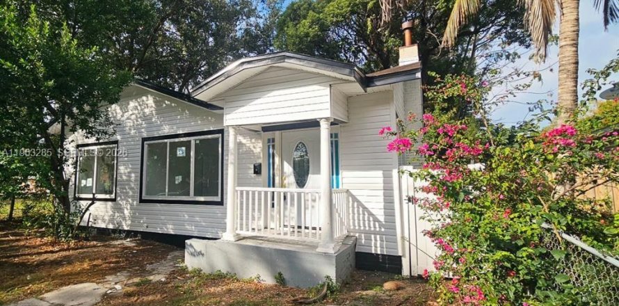 Дом в Сент-Питерсберг, Флорида 3 спальни № 2025792