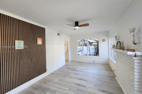 Купить виллу или дом в Сент-Питерсберг, Флорида 3 спальни, № 2025792 - фото 8