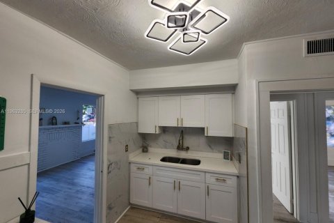 Купить виллу или дом в Сент-Питерсберг, Флорида 3 спальни, № 2025792 - фото 27