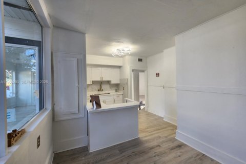 Купить виллу или дом в Сент-Питерсберг, Флорида 3 спальни, № 2025792 - фото 25