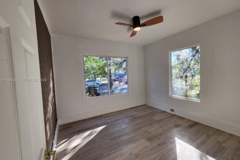 Купить виллу или дом в Сент-Питерсберг, Флорида 3 спальни, № 2025792 - фото 10