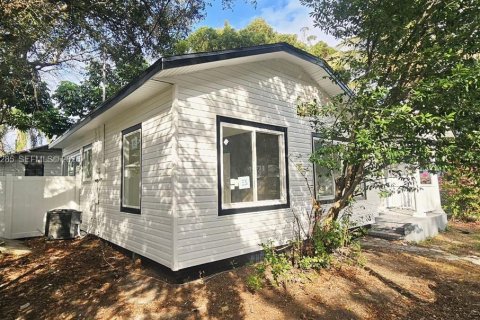 Купить виллу или дом в Сент-Питерсберг, Флорида 3 спальни, № 2025792 - фото 4