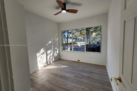 Купить виллу или дом в Сент-Питерсберг, Флорида 3 спальни, № 2025792 - фото 16