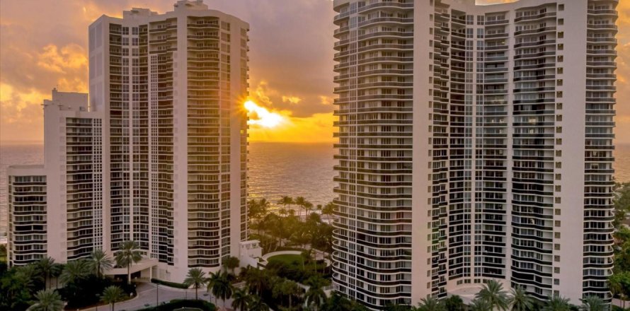 Condo in Fort Lauderdale, Florida, 3 bedrooms № 976654
