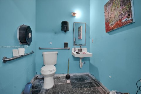 Купить коммерческую недвижимость в Майами, Флорида № 2036957 - фото 14