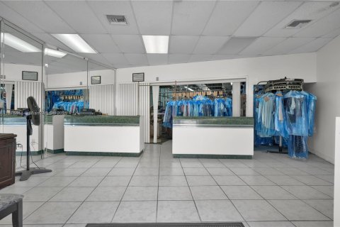 Купить коммерческую недвижимость в Майами, Флорида № 2036957 - фото 26