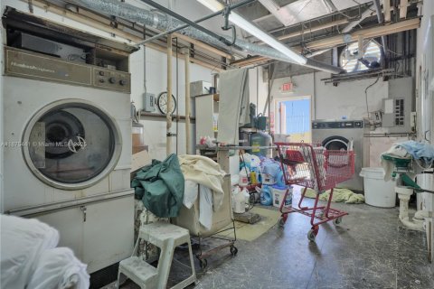 Купить коммерческую недвижимость в Майами, Флорида № 2036957 - фото 11