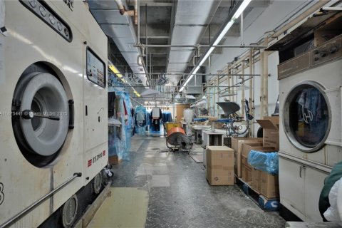 Купить коммерческую недвижимость в Майами, Флорида № 2036957 - фото 27