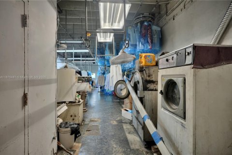 Купить коммерческую недвижимость в Майами, Флорида № 2036957 - фото 25