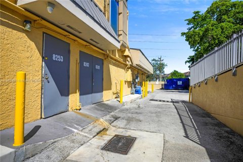 Купить коммерческую недвижимость в Майами, Флорида № 2036957 - фото 15