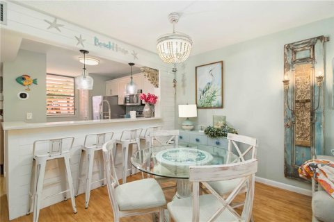 Condo in Bradenton, Florida, 2 bedrooms № 2225497 - photo 14
