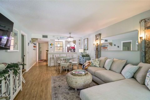 Condo in Bradenton, Florida, 2 bedrooms № 2225497 - photo 7