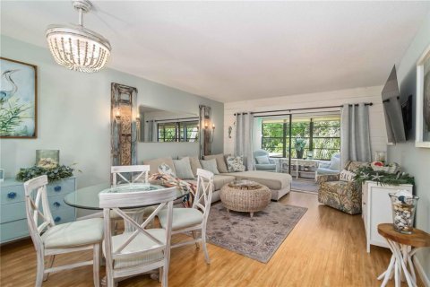 Condo in Bradenton, Florida, 2 bedrooms № 2225497 - photo 3