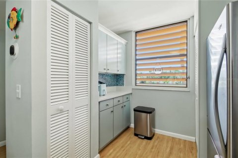 Condo in Bradenton, Florida, 2 bedrooms № 2225497 - photo 11