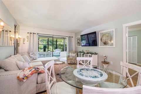 Condo in Bradenton, Florida, 2 bedrooms № 2225497 - photo 5