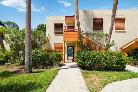 Condo in Bradenton, Florida, 2 bedrooms № 2225497 - photo 2
