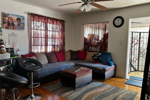 Купить коммерческую недвижимость в Майами, Флорида 167.69м2, № 1963384 - фото 7