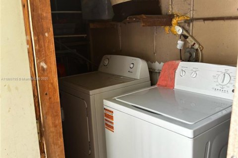 Купить коммерческую недвижимость в Майами, Флорида 167.69м2, № 1963384 - фото 6