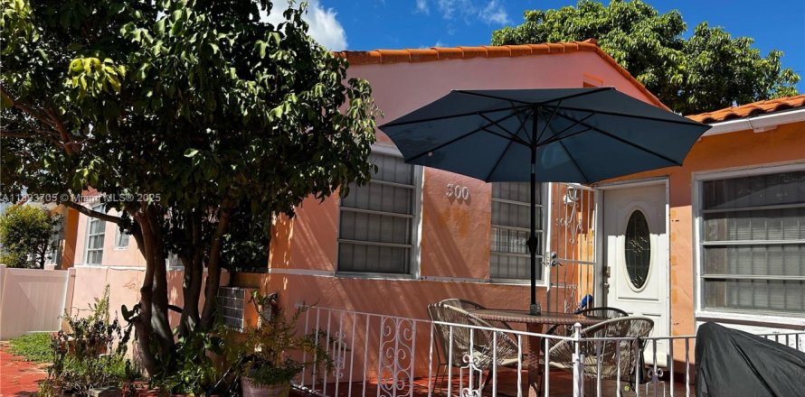 Коммерческая недвижимость в Майами, Флорида 167.69м2 № 1963384