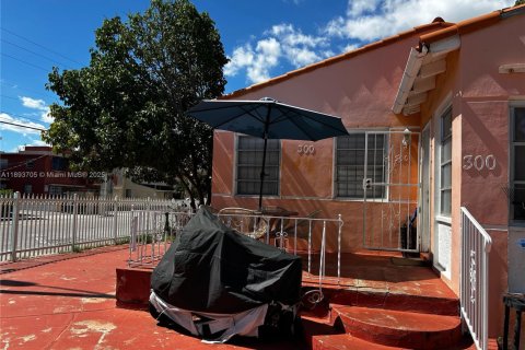 Купить коммерческую недвижимость в Майами, Флорида 167.69м2, № 1963384 - фото 2