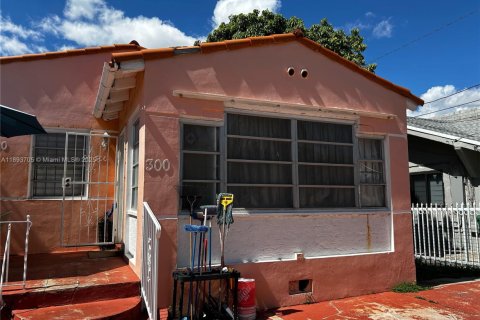 Купить коммерческую недвижимость в Майами, Флорида 167.69м2, № 1963384 - фото 4