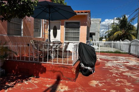 Купить коммерческую недвижимость в Майами, Флорида 167.69м2, № 1963384 - фото 3