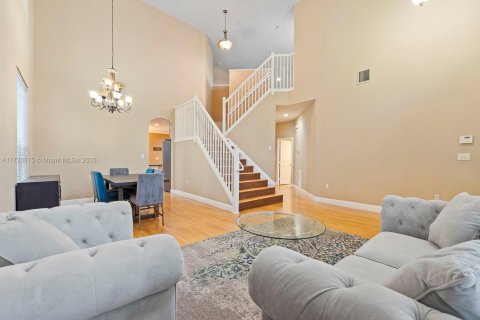 Villa ou maison à vendre à Pembroke Pines, Floride: 4 chambres, 305.09 m2 № 1861655 - photo 5