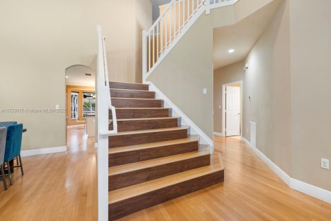 Villa ou maison à vendre à Pembroke Pines, Floride: 4 chambres, 305.09 m2 № 1861655 - photo 4