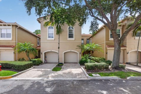 Condominio en Palm Beach Gardens, Florida, 3 dormitorios № 2270554