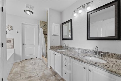 Casa en venta en Winter Haven, Florida, 4 dormitorios, 216.18 m2 № 1912637 - foto 21