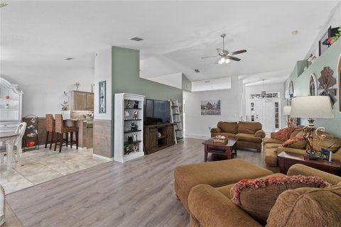Casa en venta en Winter Haven, Florida, 4 dormitorios, 216.18 m2 № 1912637 - foto 4
