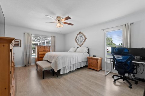 Casa en venta en Winter Haven, Florida, 4 dormitorios, 216.18 m2 № 1912637 - foto 17