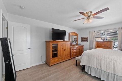 Casa en venta en Winter Haven, Florida, 4 dormitorios, 216.18 m2 № 1912637 - foto 20